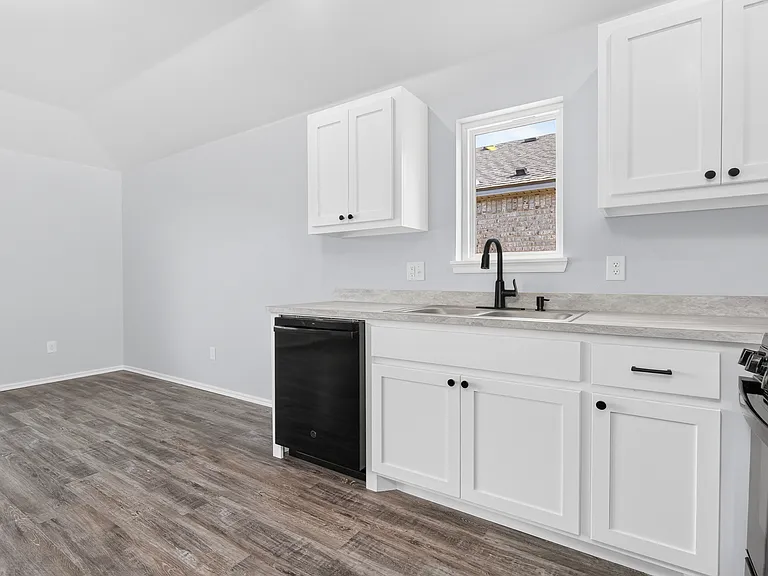 9608 Stallion Dr — Photo 4