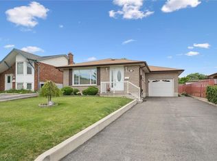 31 Faial Rd, Cambridge, ON N1R 6Y1