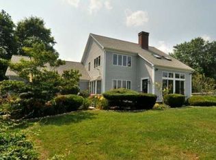 12 Colonial Ave, Barrington, RI 02806