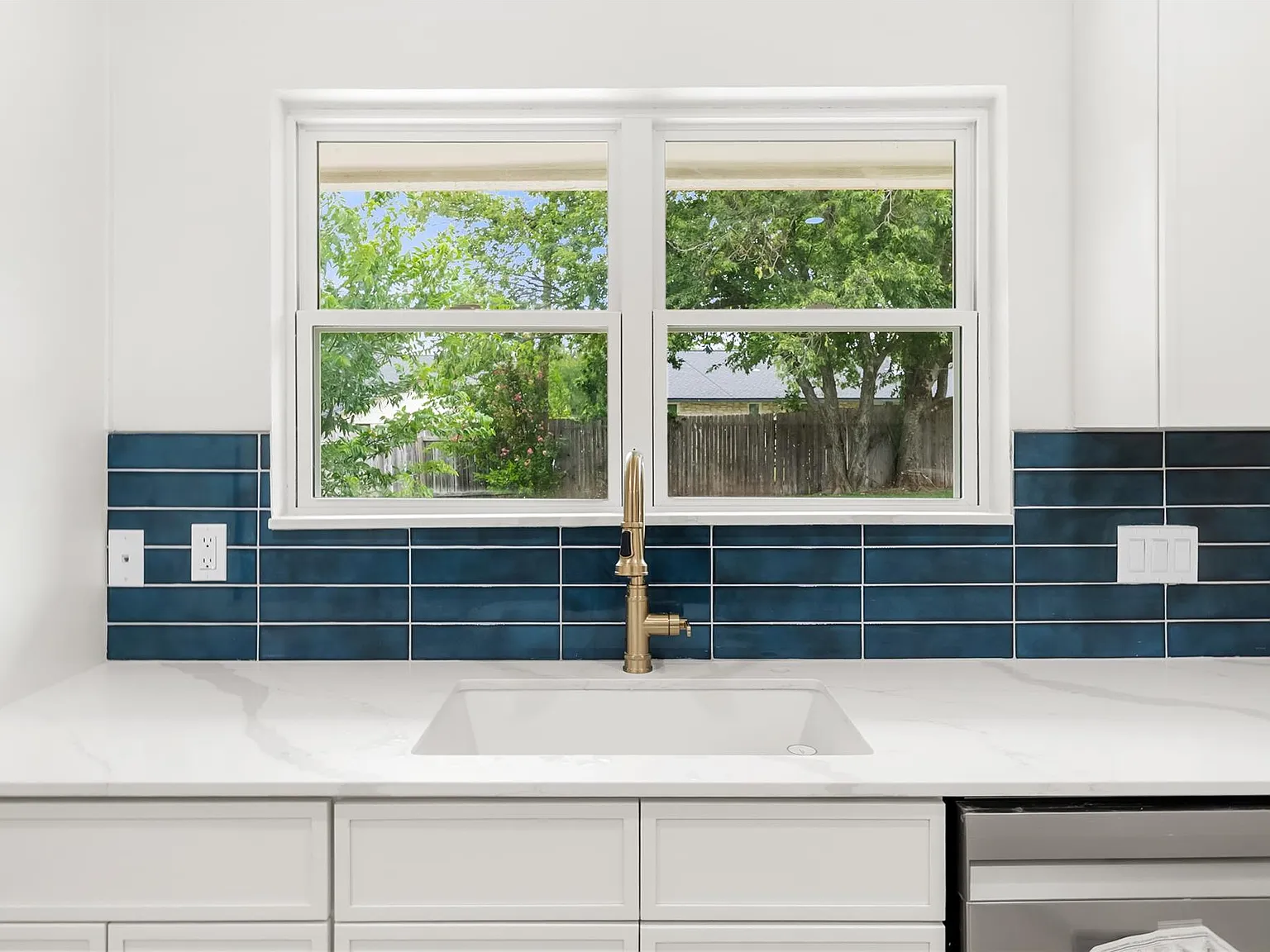 4 bed, 2.0 bath, 1939 sqft, $2,750 — Photo 3