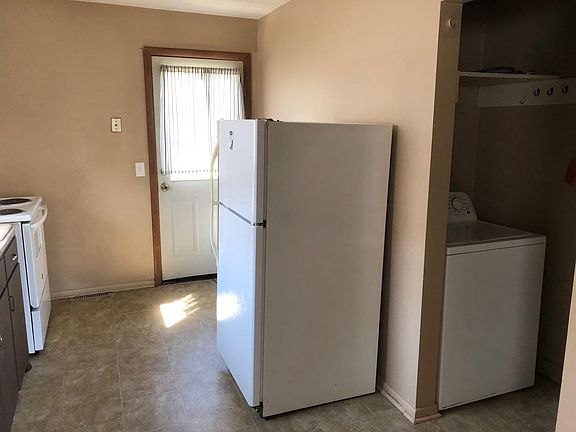 5th image of 1522 Beverly Dr