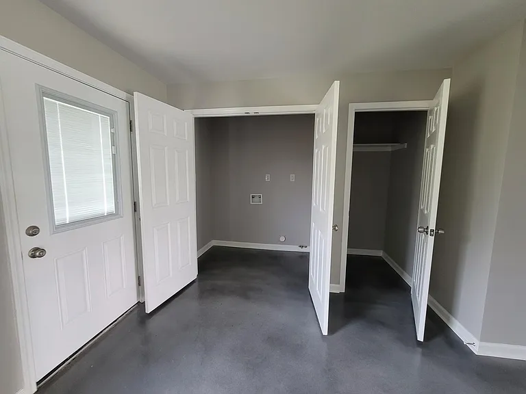 525 E Loyola Dr — Photo 10