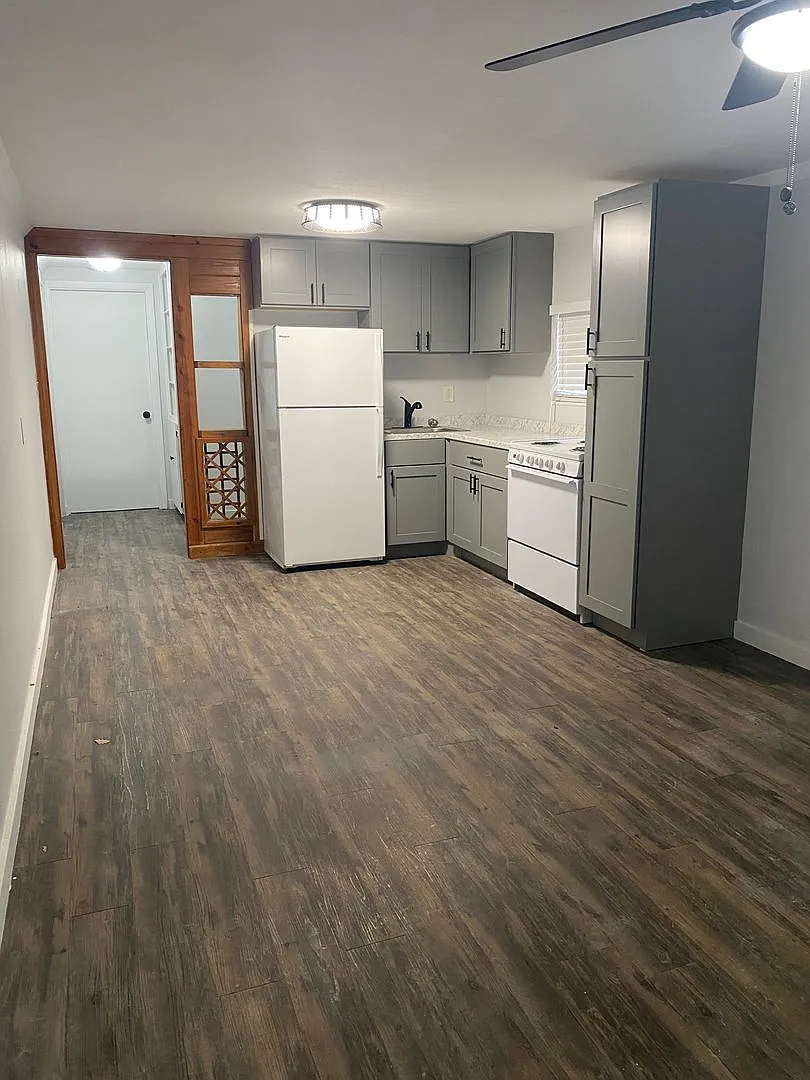 Midtown Apartment- in Historic House — Photo 3
