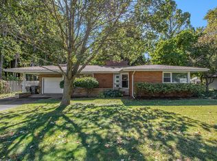 326 Jakway Ave, Benton Harbor, MI 49022