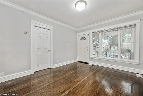 4 bed, $2,000 — Photo 2
