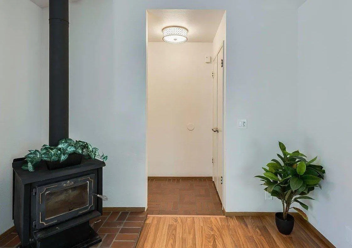 23211 Lone Pine Dr — Photo 4