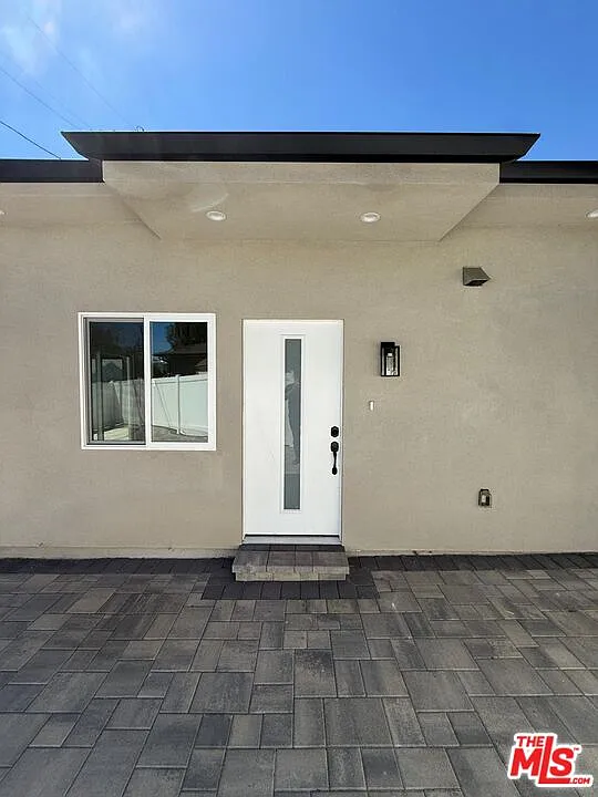 3 bed, 2.0 bath, 1200 sqft, $4,500 — Photo 4