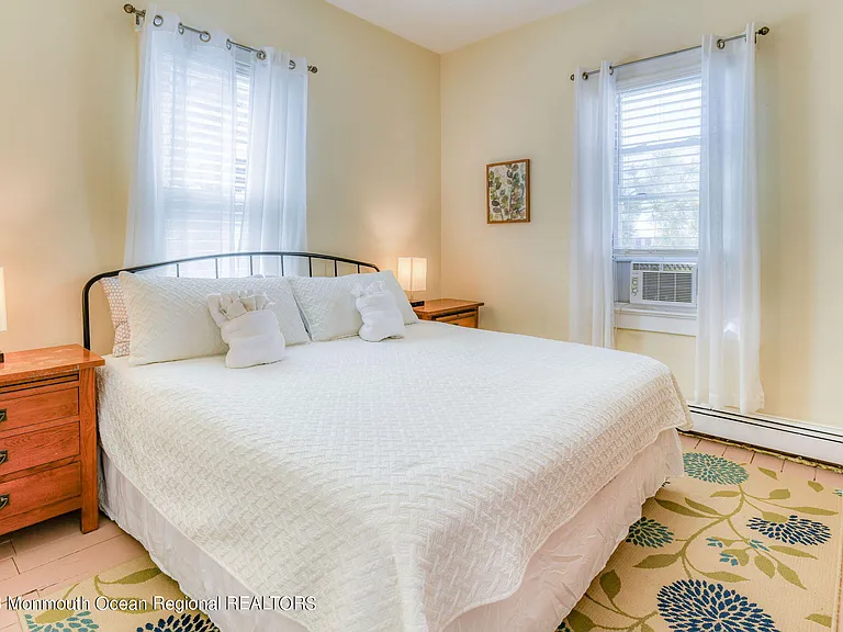18 Abbott Ave #MAIN HOUSE — Photo 17