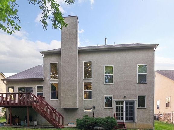 2nd image of 5548 Stockton Way