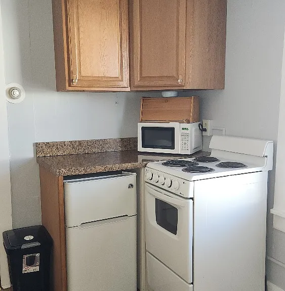 913 Ward St — Photo 10
