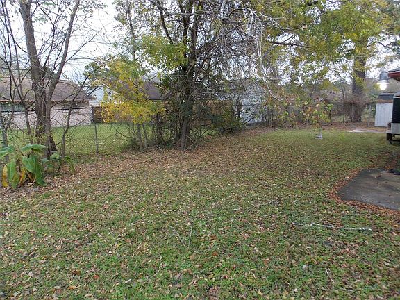 3rd image of 7215 Valmont Dr