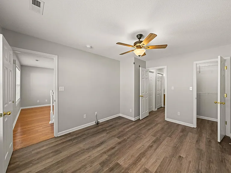 905 Hazelbrook Way — Photo 12