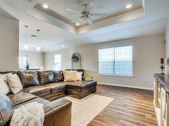 3rd image of 3503 Palacios Ave