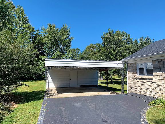 5th image of 261 Whipp Ave