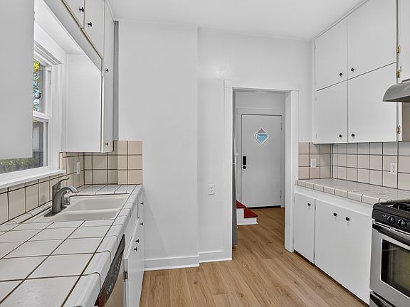 2nd image of 4017 Miller Way