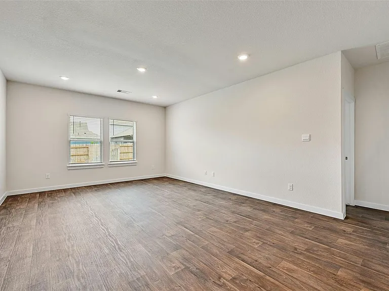 313 Merriman Rd — Photo 10