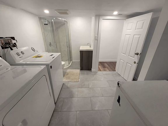 2nd image of 62 Ontario St
