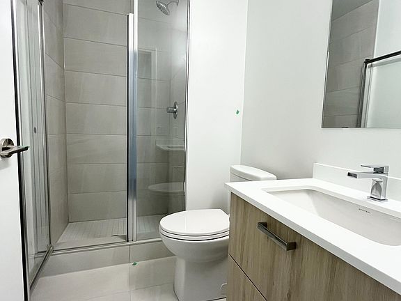 5th image of 50 Upper Mall Way #B1508