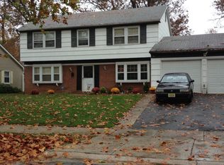 10 Neptune Lane, willingboro, NJ 08046