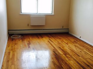 1645 157th St, Whitestone, NY 11357