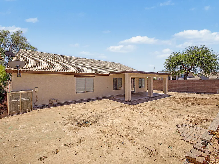15652 W Durango St — Photo 32