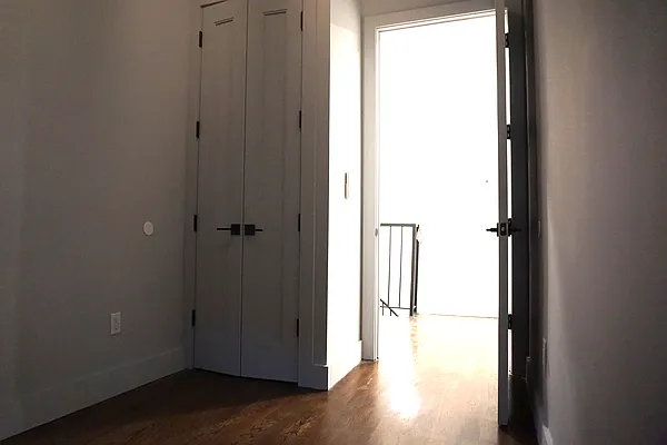 Rented by Rennit Inc. | media 33