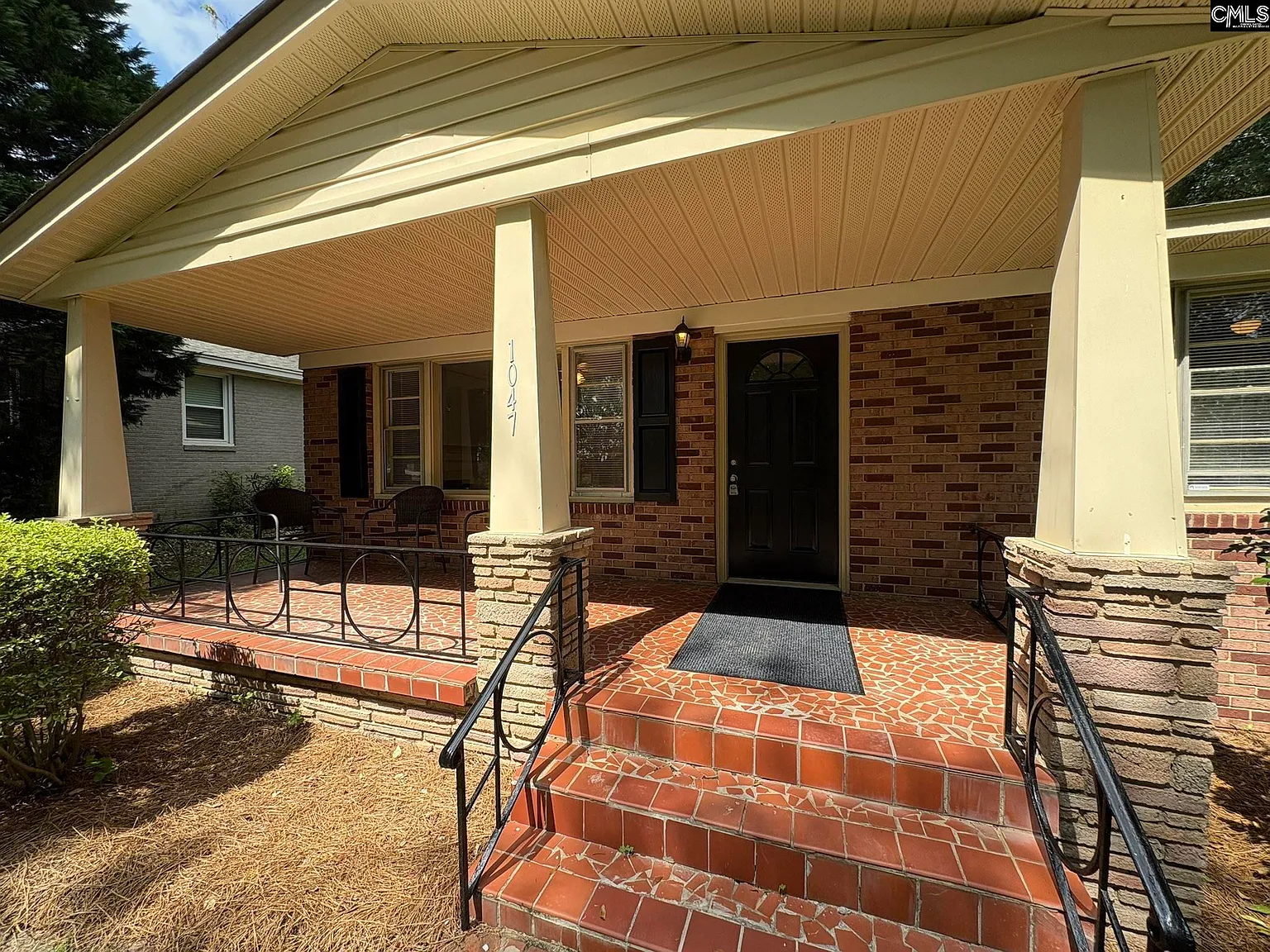 3 bed, 1124 sqft, $1,750 — Photo 2