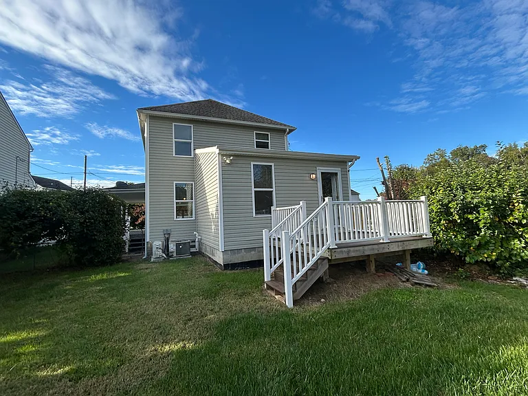 2605 Maple Ave — Photo 30