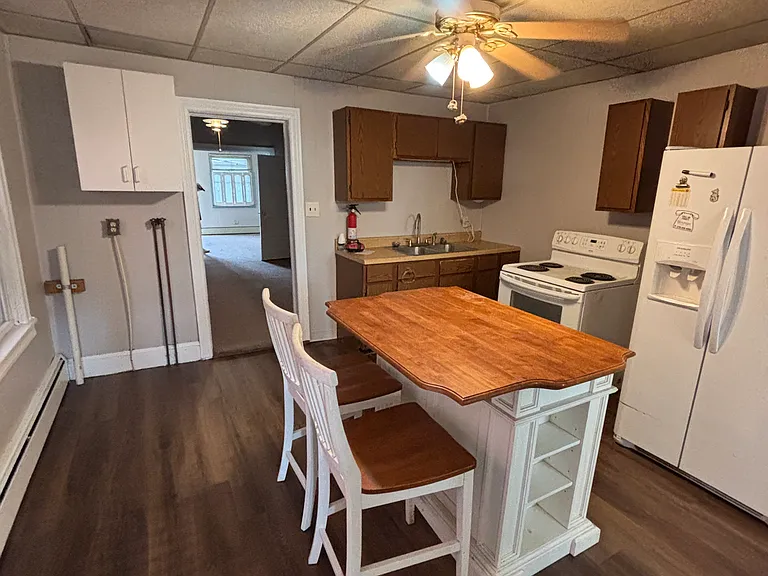 144 N Mill St — Photo 5