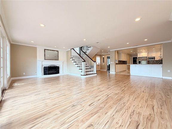 5th image of 21956 Yellowstone Ln