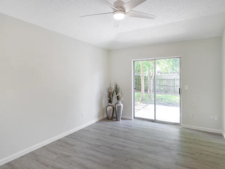 5314 Hazelgrove Dr — Photo 11