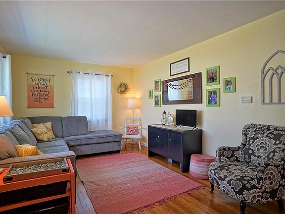 3rd image of 2863 8th St