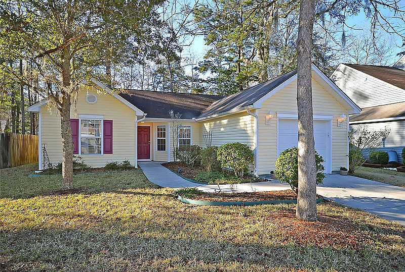 1st image of 305 Arbor Oaks Dr