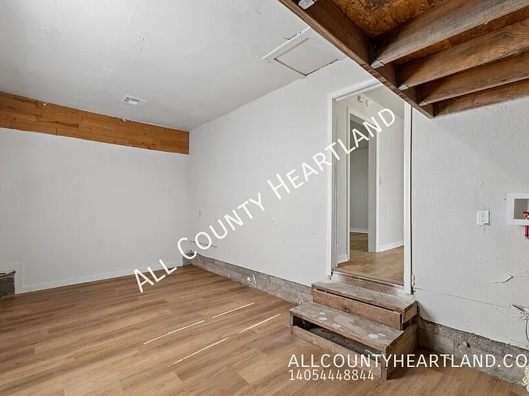 912 SW 48th St — Photo 8