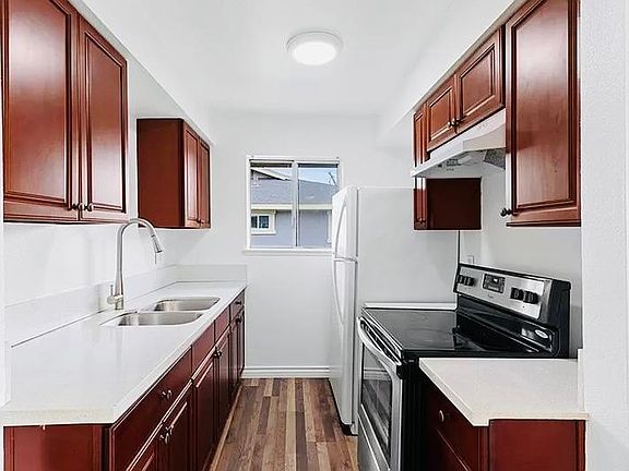 4th image of 1104 S Mantle Ln #44D