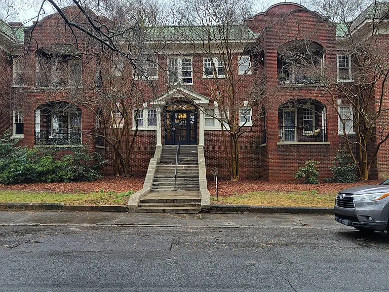 221 N Candler St #14 — Photo 1
