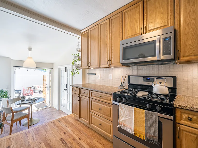 kitchen, gas cooktop and oven