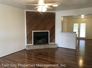 2422B Pecan Ridge Dr, Bryan, TX 77802