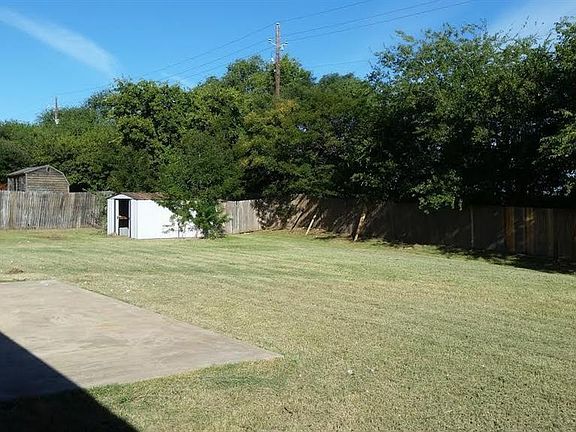 4th image of 1000 Hillside Dr