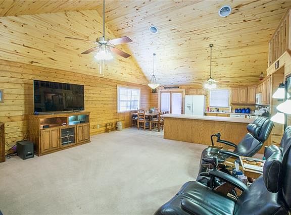 5th image of 3884 Wildwood Dr