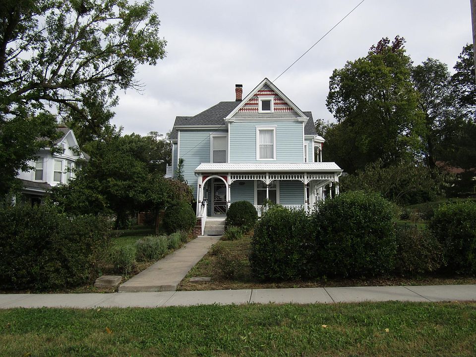 1st image of 402 W Franklin St