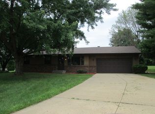 6221 Windmill Ct, Machesney Park, IL 61115