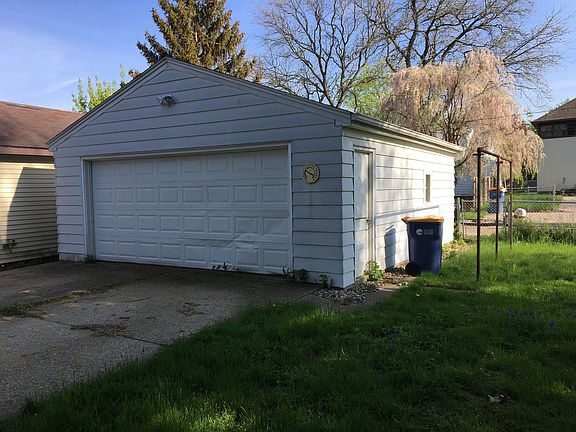 2nd image of 1138 Dayton St SW