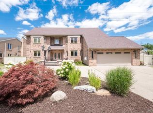 6150 Neckel St, Dearborn, MI 48126