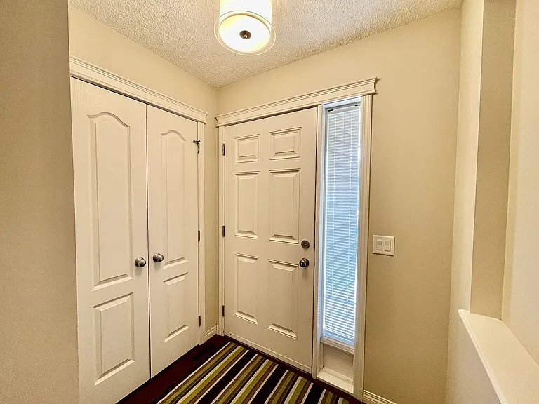 River Heights Cres — Photo 2
