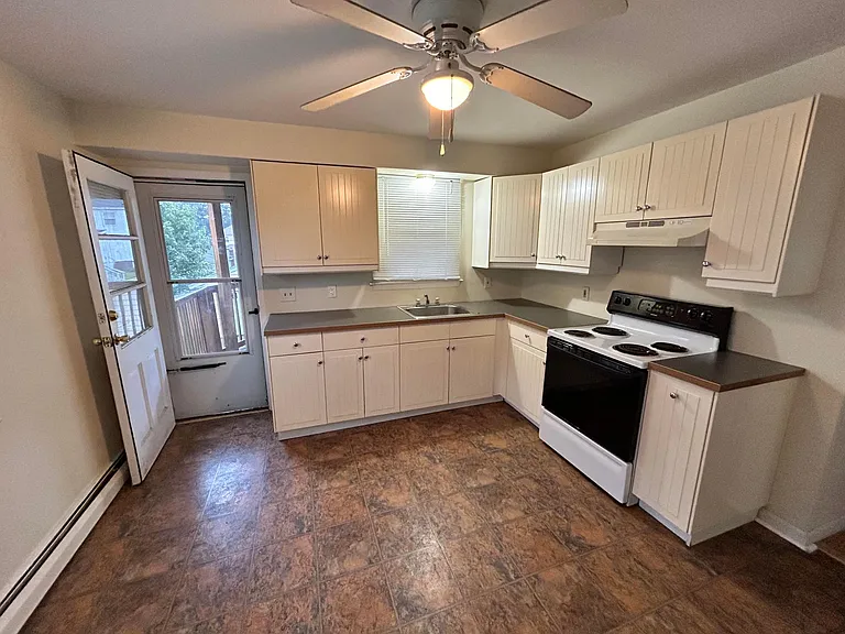 78 Fairview Ave #1 — Photo 1