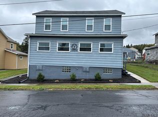 1009 1st St, Windber, PA 15963