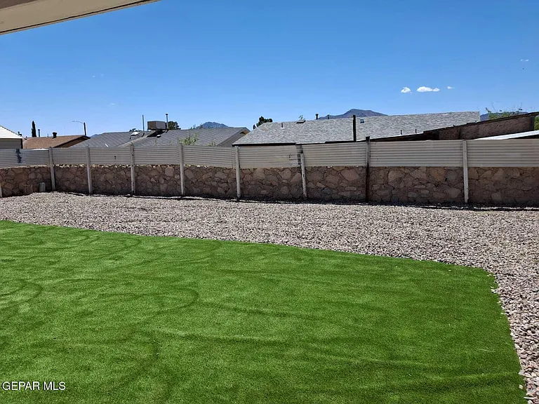 10733 Tourmaline St — Photo 7