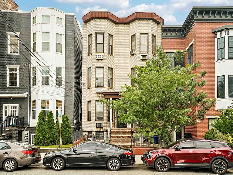 82 Manhattan Ave #6 — Photo 2
