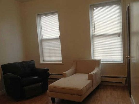 3rd image of 10608 Jamaica Ave
